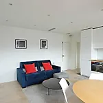 Air Conditioning, Calm & Comfort In The Heart Of Paris Marais