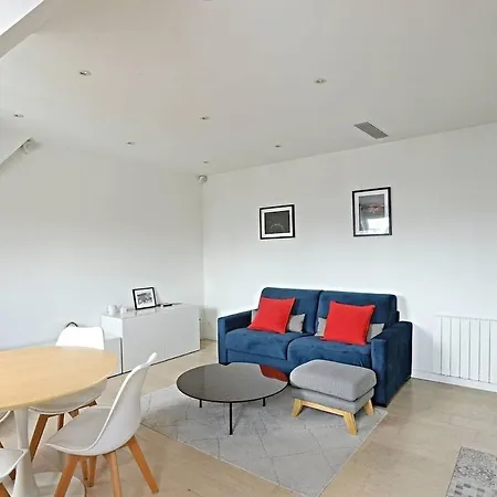 Apartment Air Conditioning, Calm & Comfort In The Heart Of Marais
