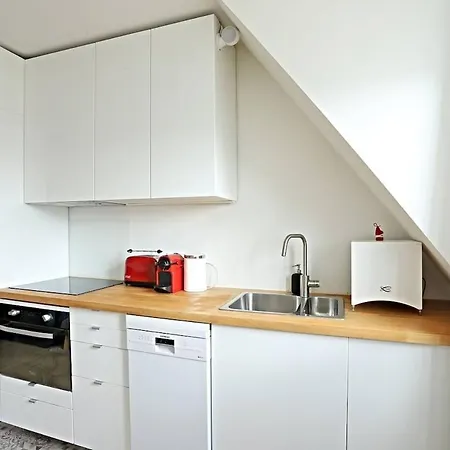 Apartment Air Conditioning, Calm & Comfort In The Heart Of Marais Paris