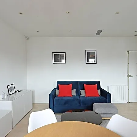 Air Conditioning, Calm & Comfort In The Heart Of Marais * Paris