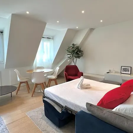 Air Conditioning, Calm & Comfort In The Heart Of Marais * Paris