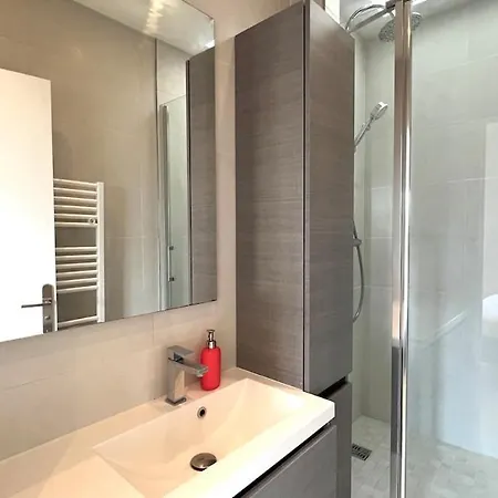 Apartment Air Conditioning, Calm & Comfort In The Heart Of Marais Paris