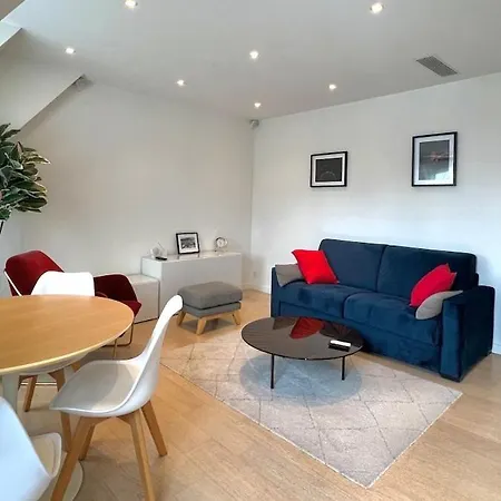 Apartment Air Conditioning, Calm & Comfort In The Heart Of Marais Paris
