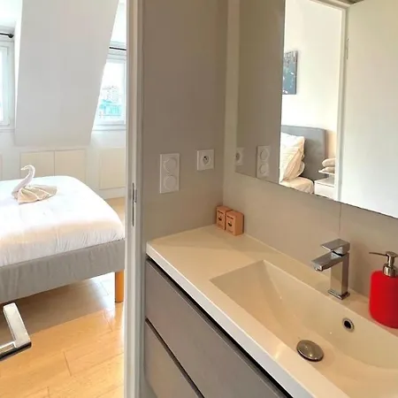 Apartment Air Conditioning, Calm & Comfort In The Heart Of Marais *