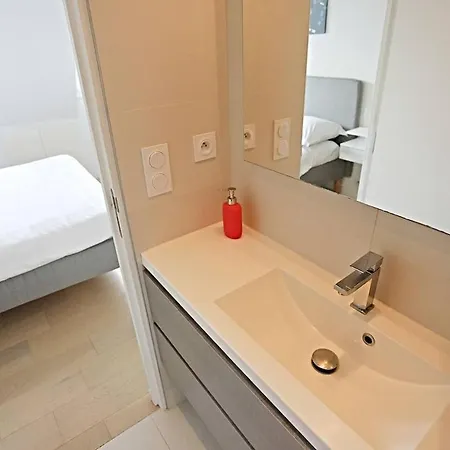 Air Conditioning, Calm & Comfort In The Heart Of Marais *