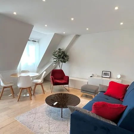 Air Conditioning, Calm & Comfort In The Heart Of Marais
