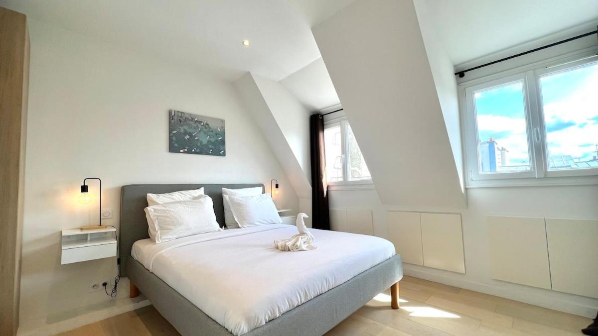 Air Conditioning, Calm & Comfort In The Heart Of Marais Apartment *