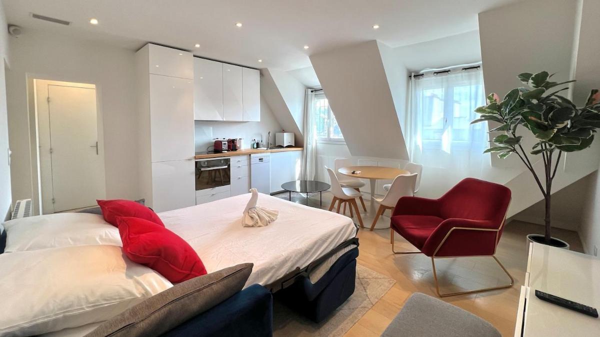 Air Conditioning, Calm & Comfort In The Heart Of Marais Appartamento *