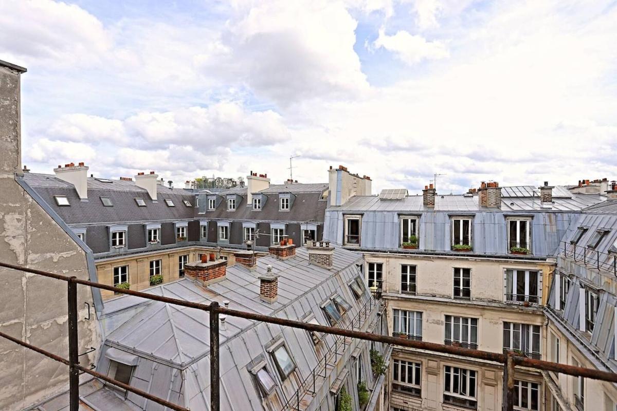 Apartment Air Conditioning, Calm & Comfort In The Heart Of Marais Paris