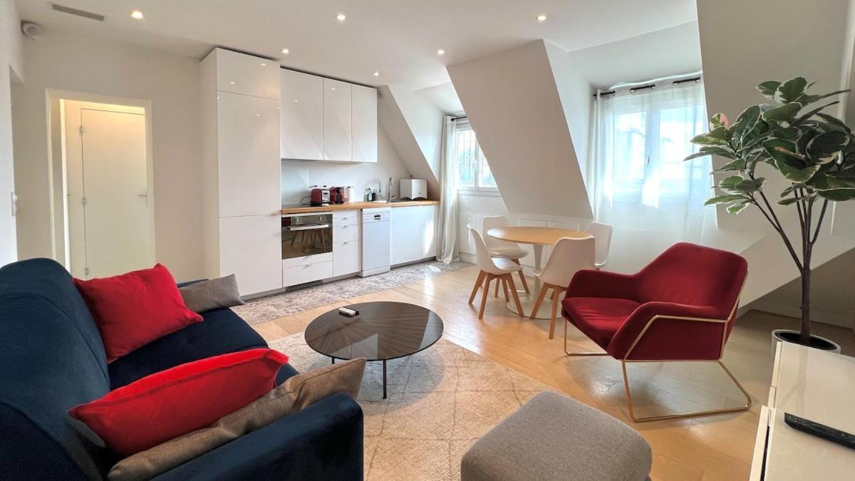Apartment Air Conditioning, Calm & Comfort In The Heart Of Marais